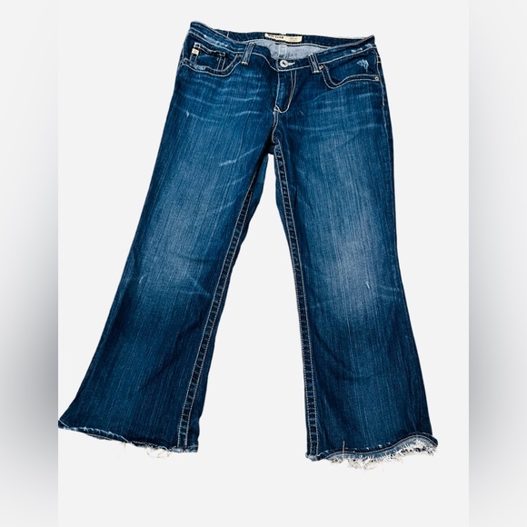 Big Star Maddie Dark Wash Mid Rise Fit Size 33 Regular - Picture 2 of 13